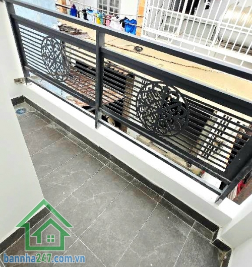 CHỈ 3,75 TỶ – NHÀ MỚI Ở NGAY – HẺM XE HƠI – BÌNH HƯNG HÒA, BÌNH TÂN - 2 PN - 2 WC Diện tích: 30m² (3 x 10m) Diện tích sử dụng: 57,6m² Kết cấu: 1 trệt + 1 lầu