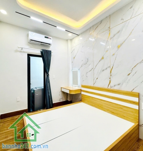 NHÀ 3 TẦNG MỚI ĐẸP – SÁT MẶT TIỀN HOÀNG VĂN THỤ – TÂN BÌNH DT: 27m², kết cấu 1 trệt 2 lầu, 3PN – 3WC. Hẻm ba gác, cách mặt tiền chỉ 20m, xe hơi tới gần nhà.