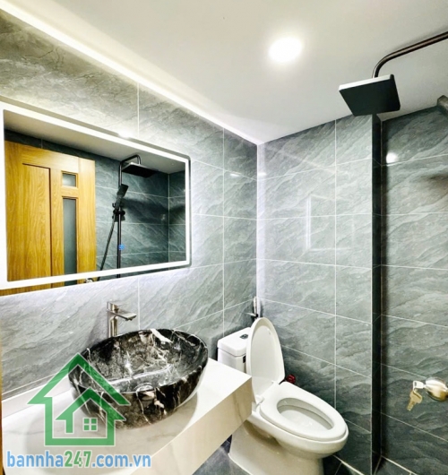 NHÀ 3 TẦNG MỚI ĐẸP – SÁT MẶT TIỀN HOÀNG VĂN THỤ – TÂN BÌNH DT: 27m², kết cấu 1 trệt 2 lầu, 3PN – 3WC. Hẻm ba gác, cách mặt tiền chỉ 20m, xe hơi tới gần nhà.