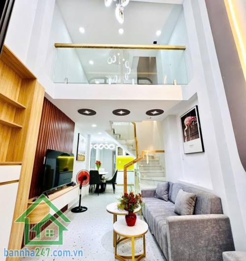 NHÀ 3 TẦNG MỚI ĐẸP – SÁT MẶT TIỀN HOÀNG VĂN THỤ – TÂN BÌNH DT: 27m², kết cấu 1 trệt 2 lầu, 3PN – 3WC. Hẻm ba gác, cách mặt tiền chỉ 20m, xe hơi tới gần nhà.