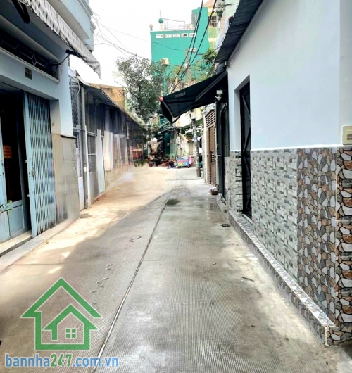 CHỈ 4,5 TỶ (TL) – NHÀ 1 LẦU – LẠC LONG QUÂN – GẦN CHỢ TÂN BÌNH - DT: 36M² (4,5 x 8,5)m - 2 PN - 2 WC Diện tích: 4,5 x 8,5m – nhà vuông vức Kết cấu: 1 trệt + lầu