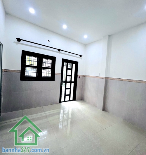CHỈ 4,65 TỶ – GÓC 2 MTKD XE TẢI – TÂN BÌNH – GIÁP KHU BÀU CÁT – NHÀ MỚI Ở NGAY – DT 29/48M² – 2 TẦNG - 2PN - 2WC. Vị trí trung tâm: Ngay Bảy Hiền – giáp khu Bàu Cát - Đồng Đen.