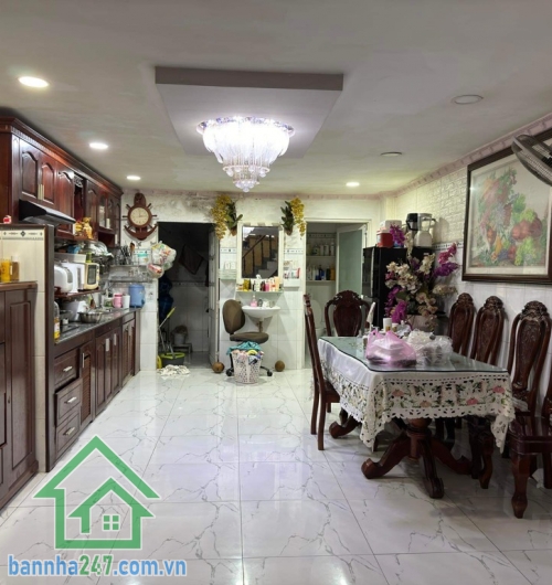 MTKD ĐƯỜNG NHỰA 16M – NGÃ TƯ BỐN XÃ – VỊ TRÍ VÀNG TÂN PHÚ DT: 73m² (4 x 18m) Nhà 1 trệt 1 lầu, 2PN, vào ở ngay, có sân phơi – sân để ô tô Đường rộng 16m, vỉa hè rộng rãi.
