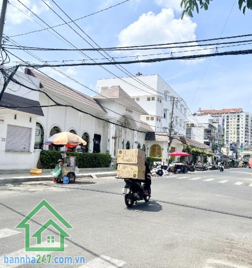 SỞ HỮU NGAY MẶT TIỀN KINH DOANH SẦM UẤT NHẤT TÂN PHÚ * DT: 69m² (4x17,4)m – vuông vức đẹp. * Nhà cấp 4, thích hợp xây mới theo nhu cầu. * Nằm ngay trục chính đường nhựa 13m, lề 3m. 