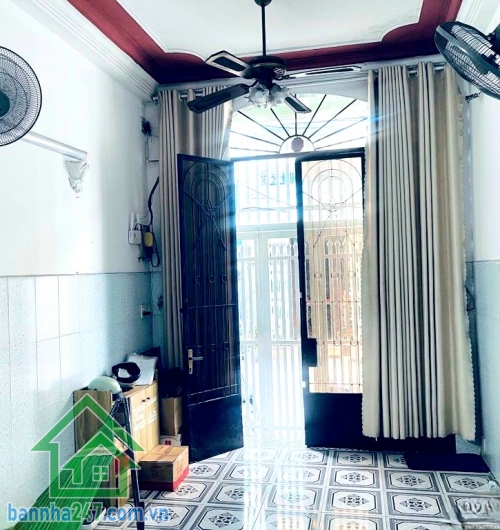 CHỈ 9 TỶ – HXH ÚT TỊCH TÂN BÌNH – 5 TẦNG BTCT - GẦN GA T3 – 6PN 6WC – CÓ DÒNG TIỀN Diện tích: 40m² – nở hậu, sổ vuông Kết cấu: 1 trệt + 3 lầu + sân thượng, đúc BTCT kiên cố. Công năng: 6 phòng ngủ – 6 WC, phòng khách, bếp, ban công
