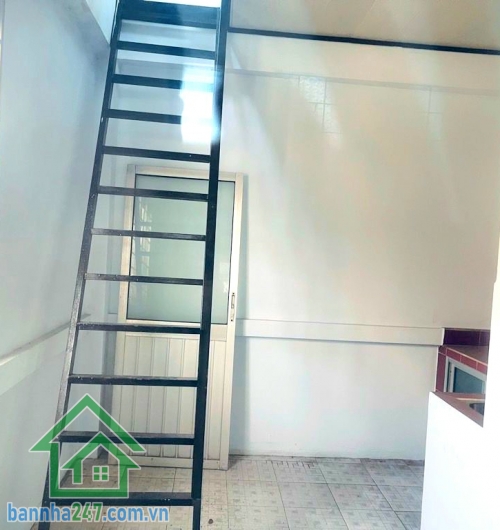 CHỈ 9 TỶ – HXH ÚT TỊCH TÂN BÌNH – 5 TẦNG BTCT - GẦN GA T3 – 6PN 6WC – CÓ DÒNG TIỀN Diện tích: 40m² – nở hậu, sổ vuông Kết cấu: 1 trệt + 3 lầu + sân thượng, đúc BTCT kiên cố. Công năng: 6 phòng ngủ – 6 WC, phòng khách, bếp, ban công