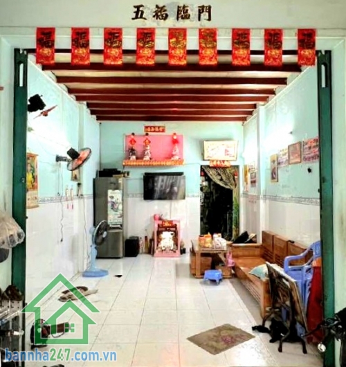 CHỈ 7,1 TỶ – HẺM XE HƠI – SÁT ĐẦM SEN - 6 PN – ĐANG CÓ DÒNG TIỀN 10TR/THÁNG Thông tin chi tiết:• Diện tích: 48m²• Kết cấu: Trệt + Lầu• Công năng: 6PN – 2WC