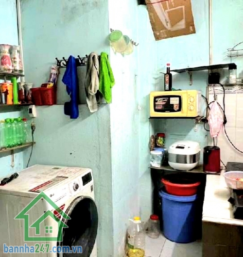 CHỈ 7,1 TỶ – HẺM XE HƠI – SÁT ĐẦM SEN - 6 PN – ĐANG CÓ DÒNG TIỀN 10TR/THÁNG Thông tin chi tiết:• Diện tích: 48m²• Kết cấu: Trệt + Lầu• Công năng: 6PN – 2WC