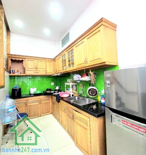 CHỈ 5,8 TỶ – SIÊU PHẨM 4 TẦNG – HẺM 7M – GẦN AEON MALL - DT: 42m² (4x11)m – 4PN – 4WC – BTCT kiên cố Nhà 4 tầng BTCT, xây kiên cố – 4PN, 4WC, ban công thoáng.
