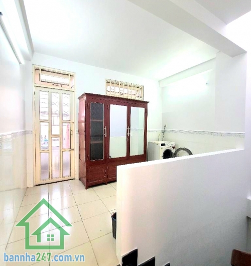 CHỈ 5,8 TỶ – SIÊU PHẨM 4 TẦNG – HẺM 7M – GẦN AEON MALL - DT: 42m² (4x11)m – 4PN – 4WC – BTCT kiên cố Nhà 4 tầng BTCT, xây kiên cố – 4PN, 4WC, ban công thoáng.