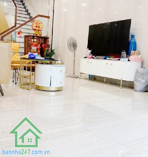 CHỈ 18,3 TỶ – NHÀ MỚI MẶT TIỀN ĐƯỜNG TRUNG TÂM QUẬN 11 – 4 TẦNG – 4PN, 5WC  Diện tích: 57m² (3.65 x 13m), sổ vuông vức. Kết cấu: 1 trệt, 3 lầu, gồm 4PN, 5WC