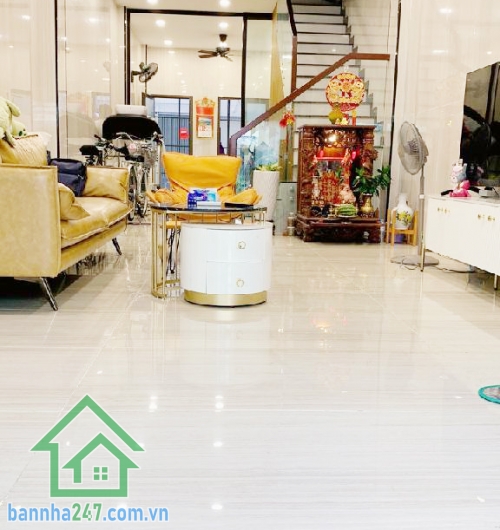 CHỈ 18,3 TỶ – NHÀ MỚI MẶT TIỀN ĐƯỜNG TRUNG TÂM QUẬN 11 – 4 TẦNG – 4PN, 5WC  Diện tích: 57m² (3.65 x 13m), sổ vuông vức. Kết cấu: 1 trệt, 3 lầu, gồm 4PN, 5WC