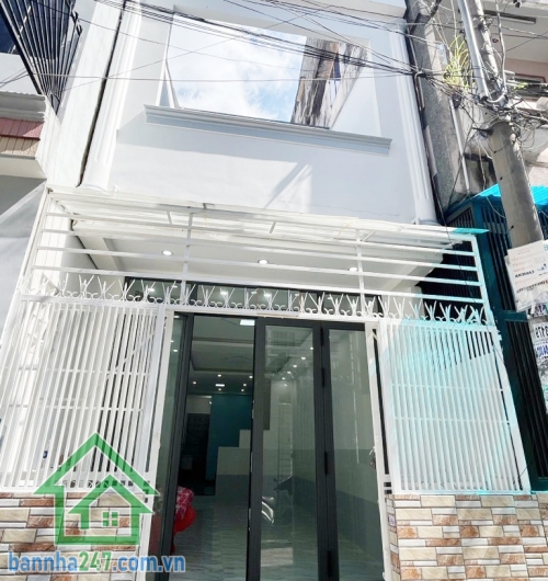 CHỈ 5,55 TỶ – NHÀ 3 TẦNG TRUNG TÂM QUẬN 11 – THÁI PHIÊN – NHÀ ĐẸP Ở NGAY - - 2PN – 2WC.  Diện tích: 39/44m² (3.5 x 13)m Kết cấu: 3 Tầng (1 trệt, 1 lầu, sân thượng), 2PN – 2WC.