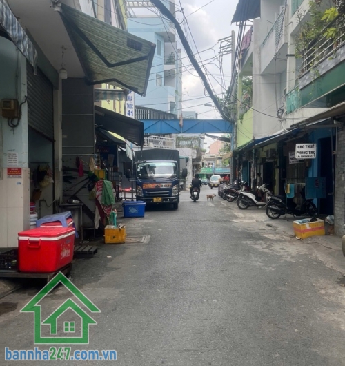 CHỈ 3,89 TỶ – HẺM XE TẢI HIẾM – TÂN BÌNH GIÁP Q10, Q11, TÂN PHÚ DT: 41m²- 2 Tầng (1 trệt 1 lầu), 2PN, 2WC Vị trí trung tâm, ngay Lạc Long Quân, gần trường học các cấp. 