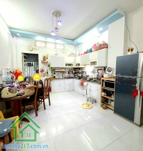 CHỈ 4,85 TỶ – NHÀ 2 MẶT HXH – MÃ LÒ - DT: 60M² (4X15,2)M - 2 TẦNG BTCT - 2PN - 2WC * Diện tích: 4 x 15,2m * Kết cấu: 2 tầng BTCT (1 trệt 1 lầu) * 2 PN - 2WC