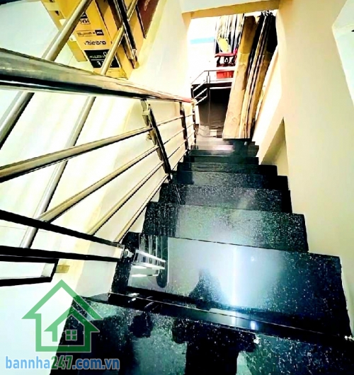 CHỈ 4,2 TỶ – HXH THÔNG – BÌNH TRỊ ĐÔNG – CHIẾN LƯỢCGIÁ HIẾM – VỪA Ở VỪA ĐẦU TƯ 2PN - 2WC Diện tích: 4m x 10m – sổ vuông đẹp Kết cấu: 1 trệt 1 lầu BTCT- 2 PN  - 2 WC