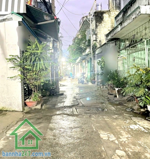 CHỈ 3,9 TỶ – HIẾM! NHÀ ĐẸP LẠC LONG QUÂN P10 – 36m² – NỞ HẬU TÀI LỘC - 3PN, 2WC Kết cấu: 2 Tầng (1 trệt 1 lầu), thiết kế đẹp – 3PN, 2WC Nhà còn rất mới, dọn và ở ngay.