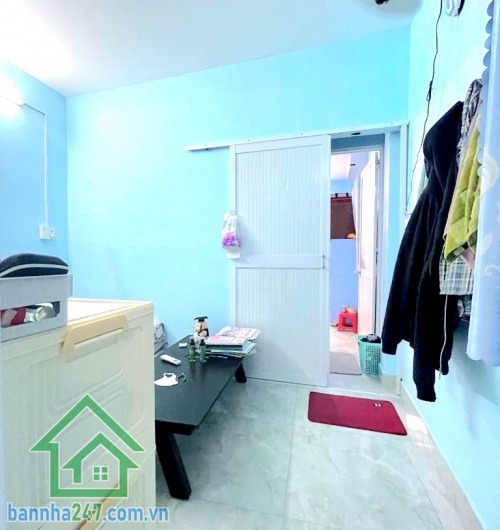 CHỈ 3,9 TỶ – HIẾM! NHÀ ĐẸP LẠC LONG QUÂN P10 – 36m² – NỞ HẬU TÀI LỘC - 3PN, 2WC Kết cấu: 2 Tầng (1 trệt 1 lầu), thiết kế đẹp – 3PN, 2WC Nhà còn rất mới, dọn và ở ngay.