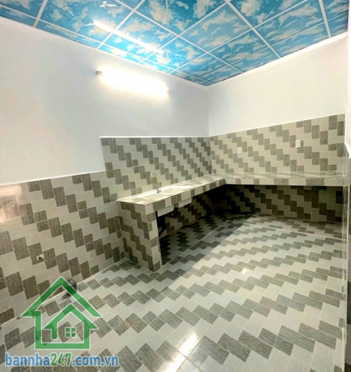 CHỈ 9,5 TỶ – MTKD KHU VIP HỌ LÊ – ĐƯỜNG 12M CÓ LỀ 2M – 73M² (4X18)M - NHÀ CẤP 4 – ĐANG CHO THUÊ 12 TRIỆU/THÁNG DT: 4x18m (73m²) – Nhà cấp 4 thông suốt, có bếp.