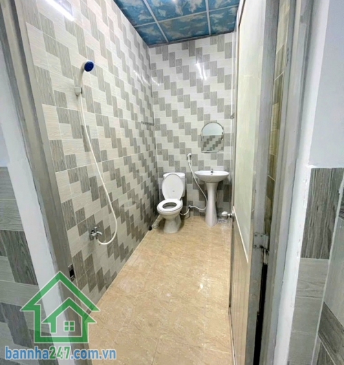 CHỈ 9,5 TỶ – MTKD KHU VIP HỌ LÊ – ĐƯỜNG 12M CÓ LỀ 2M – 73M² (4X18)M - NHÀ CẤP 4 – ĐANG CHO THUÊ 12 TRIỆU/THÁNG DT: 4x18m (73m²) – Nhà cấp 4 thông suốt, có bếp.