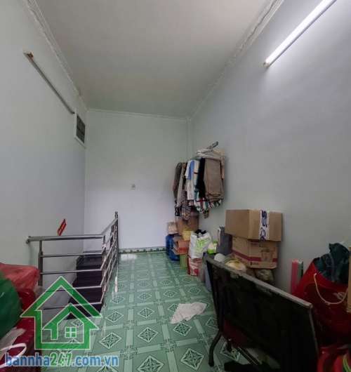CHỈ 2,1 TỶ – NHÀ 4 TẦNG TẠI TRẦN VĂN QUANG – TÂN BÌNH – CÓ SÂN THƯỢNG, SỔ VUÔNG ĐẸP * Vị trí ngay trung tâm Tân Bình, sát Quận 10, Quận 11, thuận lợi di chuyển.