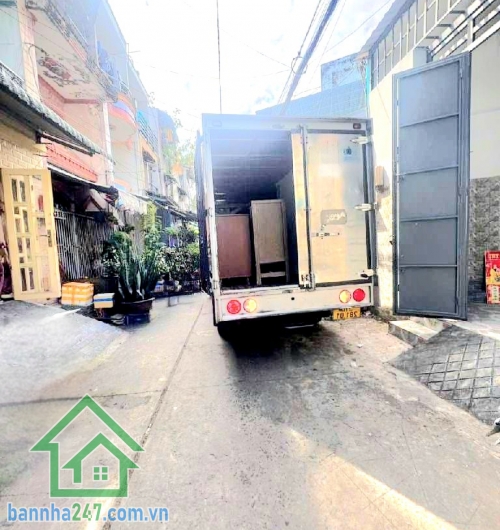 CHỈ 5,7 TỶ – HẺM 6M CHIẾN LƯỢC – HXH TỚI NHÀ – FULL NỘI THẤT CAO CẤP DT 64,2m² (4 x 15)m – 2 TẦNG – 2PN – 2WC – SÂN THƯỢNG RỘNG) - Kết cấu: 1 trệt – 1 lầu BTCT