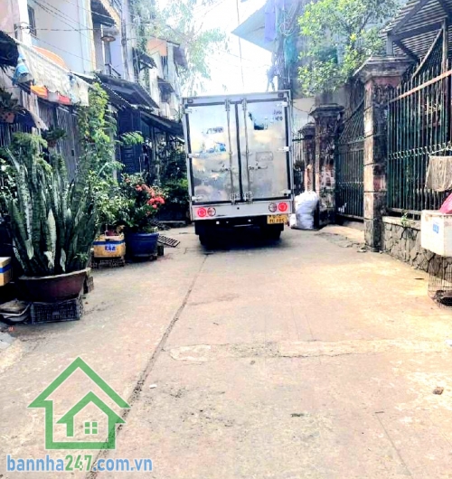 CHỈ 5,7 TỶ – HẺM 6M CHIẾN LƯỢC – HXH TỚI NHÀ – FULL NỘI THẤT CAO CẤP DT 64,2m² (4 x 15)m – 2 TẦNG – 2PN – 2WC – SÂN THƯỢNG RỘNG) - Kết cấu: 1 trệt – 1 lầu BTCT