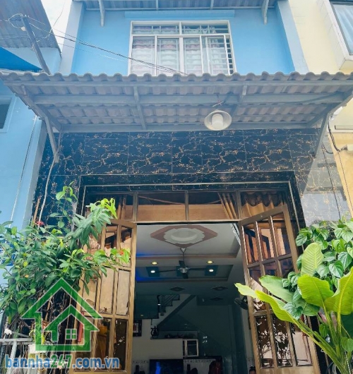 NHỈNH 4 TỶ – NHÀ 2 TẦNG HẺM XE HƠI 5M – NGÃ TƯ 4 XÃ, BÌNH TÂN DT: 4x10m, vuông vức, công nhận đủ. Kết cấu: 1 trệt 1 lầu, 2PN – 2WC, đầy đủ công năng. Hẻm Xe hơi. 