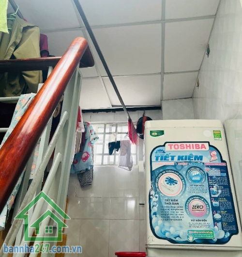 NHỈNH 4 TỶ – NHÀ 2 TẦNG HẺM XE HƠI 5M – NGÃ TƯ 4 XÃ, BÌNH TÂN DT: 4x10m, vuông vức, công nhận đủ. Kết cấu: 1 trệt 1 lầu, 2PN – 2WC, đầy đủ công năng. Hẻm Xe hơi. 
