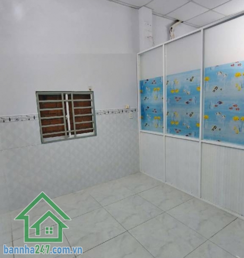 NHỈNH 4 TỶ – NHÀ 2 TẦNG HẺM XE HƠI 5M – NGÃ TƯ 4 XÃ, BÌNH TÂN DT: 4x10m, vuông vức, công nhận đủ. Kết cấu: 1 trệt 1 lầu, 2PN – 2WC, đầy đủ công năng. Hẻm Xe hơi. 