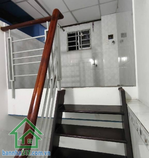NHỈNH 4 TỶ – NHÀ 2 TẦNG HẺM XE HƠI 5M – NGÃ TƯ 4 XÃ, BÌNH TÂN DT: 4x10m, vuông vức, công nhận đủ. Kết cấu: 1 trệt 1 lầu, 2PN – 2WC, đầy đủ công năng. Hẻm Xe hơi. 