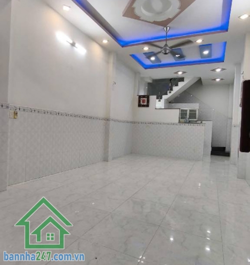 NHỈNH 4 TỶ – NHÀ 2 TẦNG HẺM XE HƠI 5M – NGÃ TƯ 4 XÃ, BÌNH TÂN DT: 4x10m, vuông vức, công nhận đủ. Kết cấu: 1 trệt 1 lầu, 2PN – 2WC, đầy đủ công năng. Hẻm Xe hơi. 