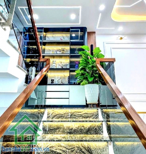 CHỈ 7,3 TỶ (TL) – HẺM 6M LÔ TƯ – NHÀ 5 TẦNG – 5PN – 6WC – GARAGE Ô TÔ – DT 48m² Nhà đẹp 5 tầng – full nội thất cao cấp * Diện tích: 4 x 12m (CN 48m²)