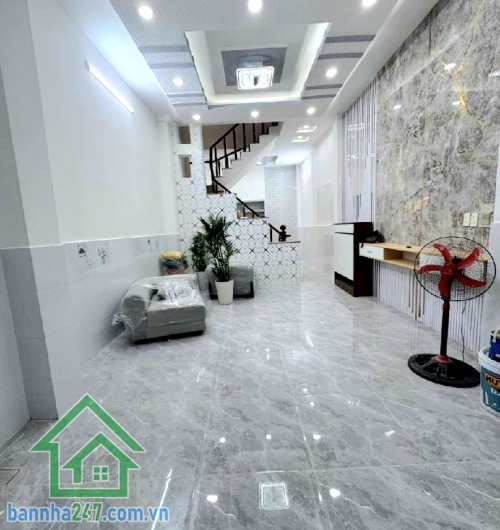 CHỈ 4,95 TỶ – HẺM XE TẢI VIP – NHÀ ĐẸP Ở LIỀN – LÊ VĂN QUỚI – 2 TẦNG BTCT – 2PN, 2WC – DT 4x12m (CN 45m² VUÔNG VỨC) Nhà mới – dọn vào ở ngay. Tặng kèm: 1 máy lạnh + bộ bàn ghế cao cấp. - Kết cấu: Trệt + lầu BTCT, 2PN, 2WC.