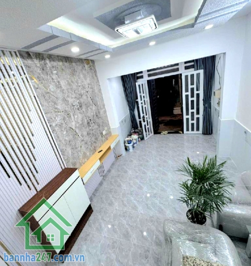 CHỈ 4,95 TỶ – HẺM XE TẢI VIP – NHÀ ĐẸP Ở LIỀN – LÊ VĂN QUỚI – 2 TẦNG BTCT – 2PN, 2WC – DT 4x12m (CN 45m² VUÔNG VỨC) Nhà mới – dọn vào ở ngay. Tặng kèm: 1 máy lạnh + bộ bàn ghế cao cấp. - Kết cấu: Trệt + lầu BTCT, 2PN, 2WC.