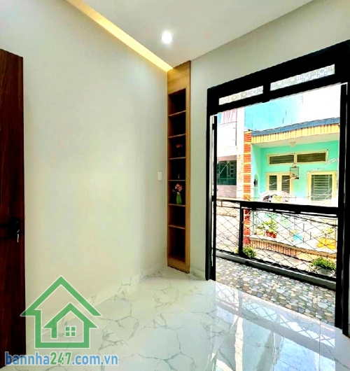  TỶ - NHÀ XE HƠI ĐỖ CỬA – ĐƯỜNG SỐ 6 – QUẬN BÌNH TÂN - NHÀ MỚI ĐẸP 100% – FULL NỘI THẤT – XEM NHÀ 24/24 Diện tích: 19m² (5 x 4,5)m Kết cấu: 2 tầng BTCT kiên cố - 2PN - WC