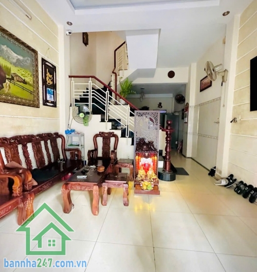 CHỈ 9,2 TỶ – NHÀ 3 TẦNG – 82M² – 2 MẶT HẺM 6M – THOẠI NGỌC HẦU, TÂN PHÚ. * DT: 82m² (4 x 21m), 3 tầng BTCT * Tổng 10PN – 10WC, trước 3PN 3WC để ở, sau 7PN 7WC.