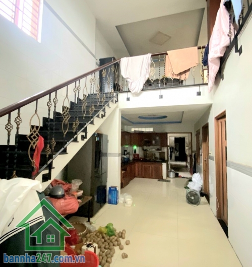 CHỈ 22 TỶ (TL CHÍNH CHỦ) – MẶT TIỀN KINH DOANH ĐƯỜNG SỐ 9 – DIỆN TÍCH LỚN HIẾM Diện tích: 300m² Ngang 8m x Dài 37m – đất dài đẹp, cực hiếm khu vực. Lợi thế kinh doanh: ✔ Mặt tiền đường rộng 20m, giao thông 2 chiều ✔ Gần AEON Mall Tân Phú, tiện ích xung qu