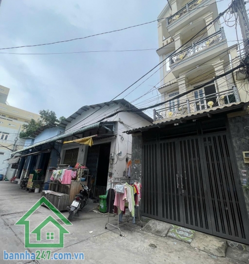 NHÀ C4 KỀ AEON MALL BÌNH TÂN – HẺM 6M – DÒNG TIỀN ỔN ĐỊNH – NHỈNH 5 TỶ Vị trí đắc địa: Sát đường lớn, hẻm 6m thông tứ phía – Giáp Q6, gần Tên Lửa, Aeon Bình Tân