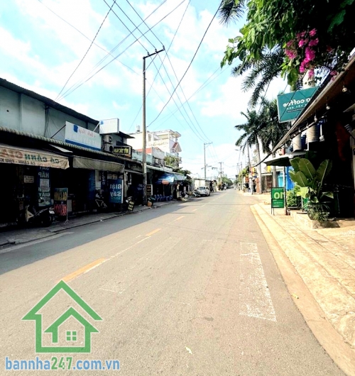 CHỈ 4,5 TỶ – HẺM 4M ĐƯỜNG SỐ 18B – NGANG LỚN HIẾM DT 65m² (7,7m x 9m) – GIÁ TỐT KHU DÂN TRÍ CAO Diện tích: 65m² – ngang 7,7m cực hiếm Hiện trạng: Nhà cấp 4 