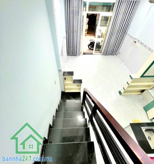 CHỈ 3,65 TỶ – NHÀ 2 TẦNG GÒ XOÀI, SÁT TÂN PHÚ – NHÀ MỚI ĐẸP – FULL PHÁP LÝ Diện tích: 4x7m (28m²), 2 Tầng BTCT (1 trệt 1 lầu)- 2 PN – 2 WC. Hẻm 5m thông, xe hơi ra vào thỉai mái.