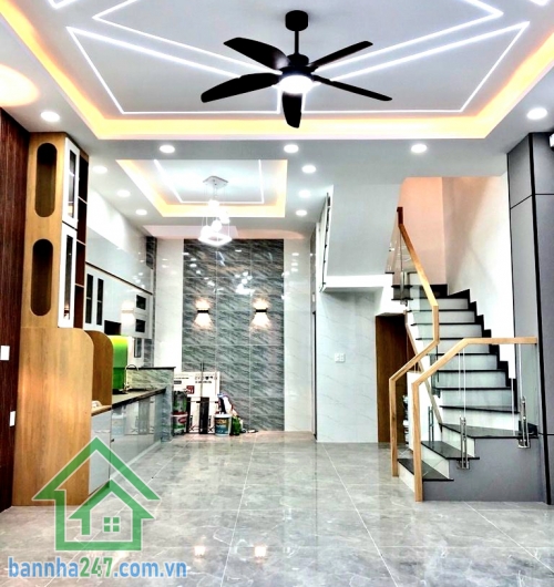 CHỈ 6,3 TỶ (TL) – SIÊU PHẨM 4 TẦNG – SÁT AEON TÂN PHÚ - HẺM NHỰA 6M CÓ VỈA HÈ – DT: 50M² - 4 PN – 5 WC - KHU PHÂN LÔ CAO TẦNG Diện tích: 5m x 10m = 50m² Kết cấu 1 trệt 3 lầu - 4 PN – 5 WC – công năng đầy đủ
