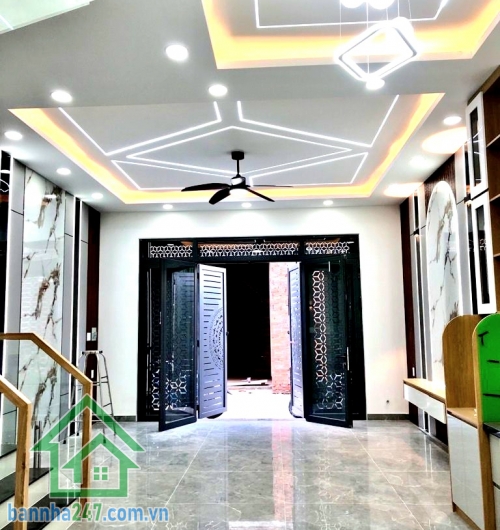 CHỈ 6,3 TỶ (TL) – SIÊU PHẨM 4 TẦNG – SÁT AEON TÂN PHÚ - HẺM NHỰA 6M CÓ VỈA HÈ – DT: 50M² - 4 PN – 5 WC - KHU PHÂN LÔ CAO TẦNG Diện tích: 5m x 10m = 50m² Kết cấu 1 trệt 3 lầu - 4 PN – 5 WC – công năng đầy đủ