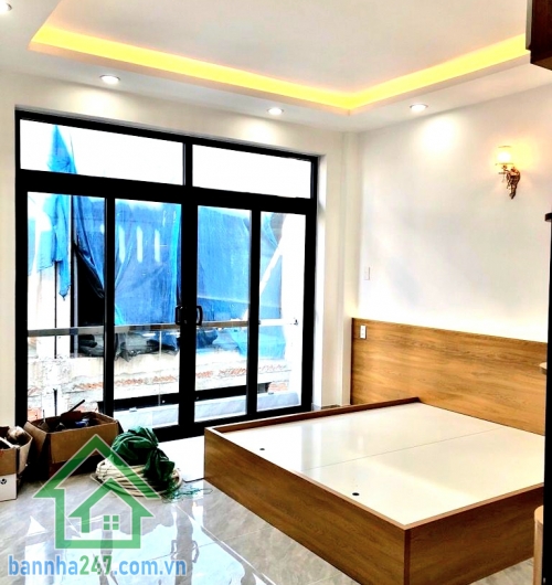 CHỈ 6,3 TỶ (TL) – SIÊU PHẨM 4 TẦNG – SÁT AEON TÂN PHÚ - HẺM NHỰA 6M CÓ VỈA HÈ – DT: 50M² - 4 PN – 5 WC - KHU PHÂN LÔ CAO TẦNG Diện tích: 5m x 10m = 50m² Kết cấu 1 trệt 3 lầu - 4 PN – 5 WC – công năng đầy đủ
