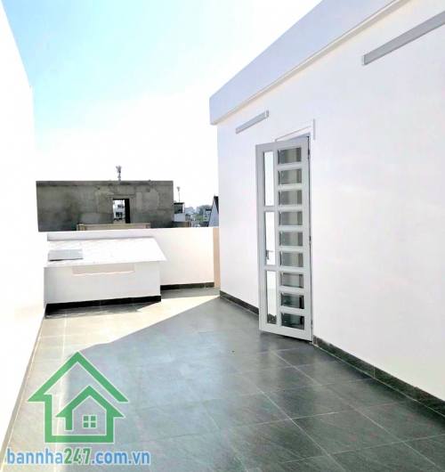 CHỈ 6,3 TỶ (TL) – SIÊU PHẨM 4 TẦNG – SÁT AEON TÂN PHÚ - HẺM NHỰA 6M CÓ VỈA HÈ – DT: 50M² - 4 PN – 5 WC - KHU PHÂN LÔ CAO TẦNG Diện tích: 5m x 10m = 50m² Kết cấu 1 trệt 3 lầu - 4 PN – 5 WC – công năng đầy đủ