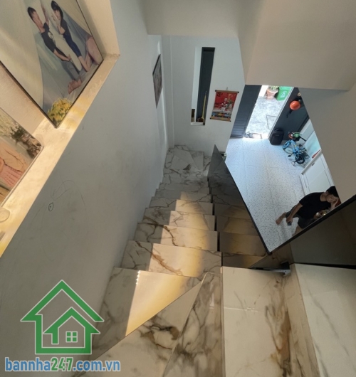 NHÀ MỚI 3 TẦNG – GẦN TÊN LỬA – Ở NGAY – CHỈ NHỈNH 4 TỶ Vị trí đẹp – giáp Tân Phú – gần BV Bình Tân – kế bên Tên Lửa DT: 4.2 x 12m – sổ nở hậu phong thuỷ tốt.