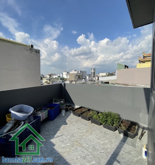 NHÀ MỚI 3 TẦNG – GẦN TÊN LỬA – Ở NGAY – CHỈ NHỈNH 4 TỶ Vị trí đẹp – giáp Tân Phú – gần BV Bình Tân – kế bên Tên Lửa DT: 4.2 x 12m – sổ nở hậu phong thuỷ tốt.