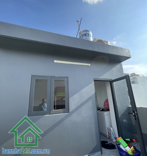 NHÀ MỚI 3 TẦNG – GẦN TÊN LỬA – Ở NGAY – CHỈ NHỈNH 4 TỶ Vị trí đẹp – giáp Tân Phú – gần BV Bình Tân – kế bên Tên Lửa DT: 4.2 x 12m – sổ nở hậu phong thuỷ tốt.