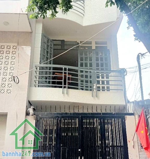 CHỈ 11,6 TỶ - SIÊU PHẨM NHÀ PHỐ NHẤT CHI MAI – SÁT NHÀ GA T3 - 4 PN - 4WC Diện tích: 53,3m² (3,2 x 17m) Kết cấu: 4 tầng BTCT – 1 trệt, 2 lầu, sân thượng - 4 PN - 4 WC