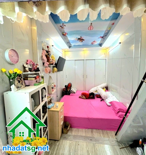 CHỈ 3,05 TỶ - NHÀ NHỎ XINH - HẺM XE TẢI - SÁT MẶT TIỀN ĐỘI CUNG, Q11 - 16M² - 2 TẦNG - 2PN - 2WC  Địa chỉ: Đội Cung, P.11, Q.11  DT: 2.4m x 6.7m – vuông vức.